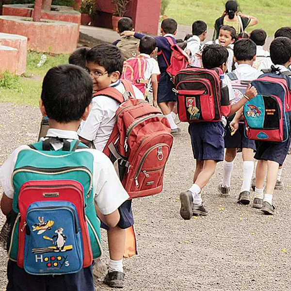 What is IMA Aao school chale program?