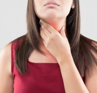 गले का कैंसर क्या है? कारण, लक्षण और इलाज | Throat Cancer in Hindi