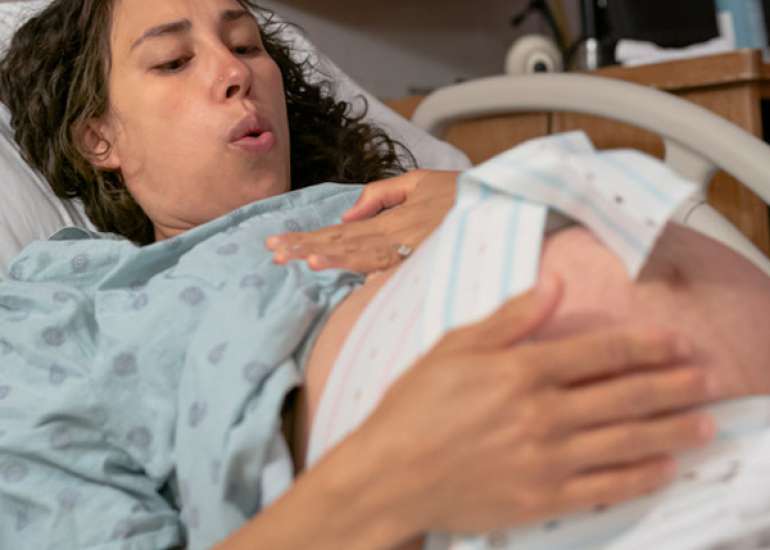 Impact of Back Massage by Trained Birth Companions on Labor Outcomes in Primigravida Mothers