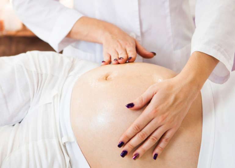 Labor Massage Linked to Lower Meconium Rates