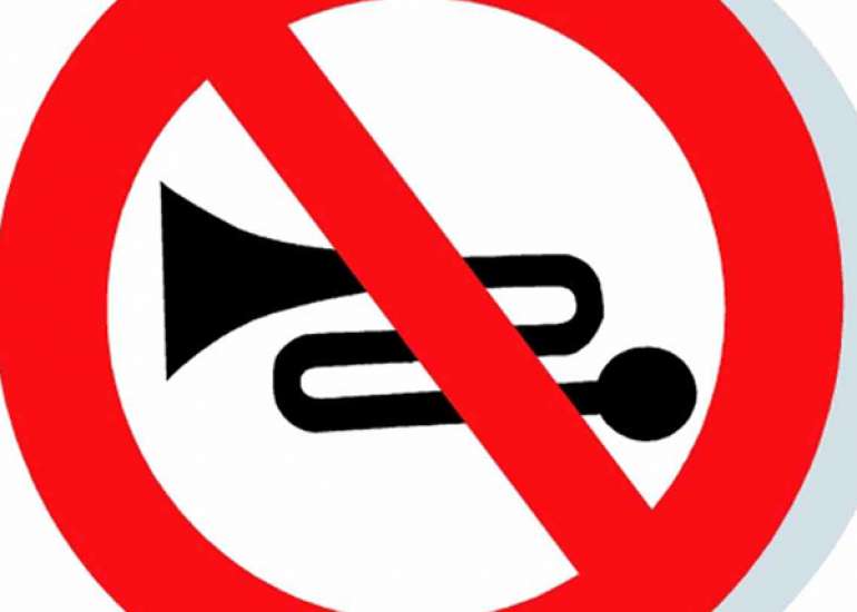 Are the major hospitals in Delhi in the silence zone or not?