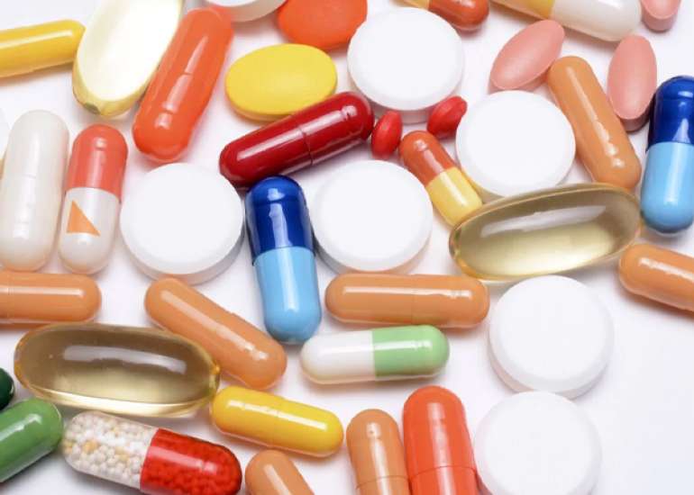 Can doctors sell medicines?