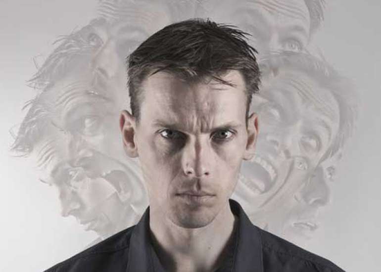 डिसोसिएटिव आइडेंटिटी डिसऑर्डर क्या है? कारण,लक्षण और इलाज | Dissociative Identity Disorder in Hindi