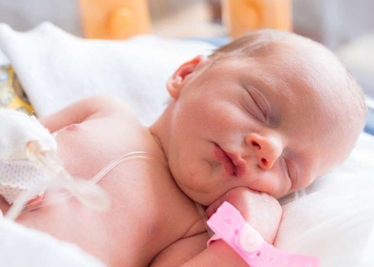 Effect of a light-darkness cycle on preterm infants