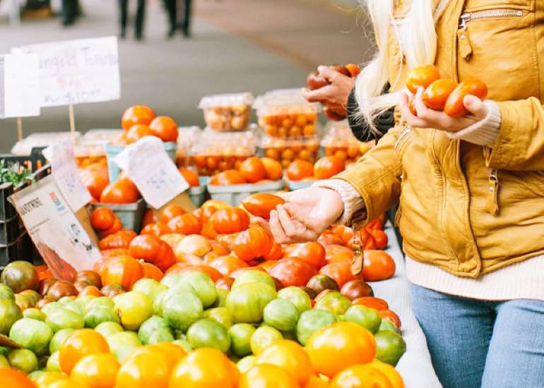 How do I decide which foods produce gas inside the body?