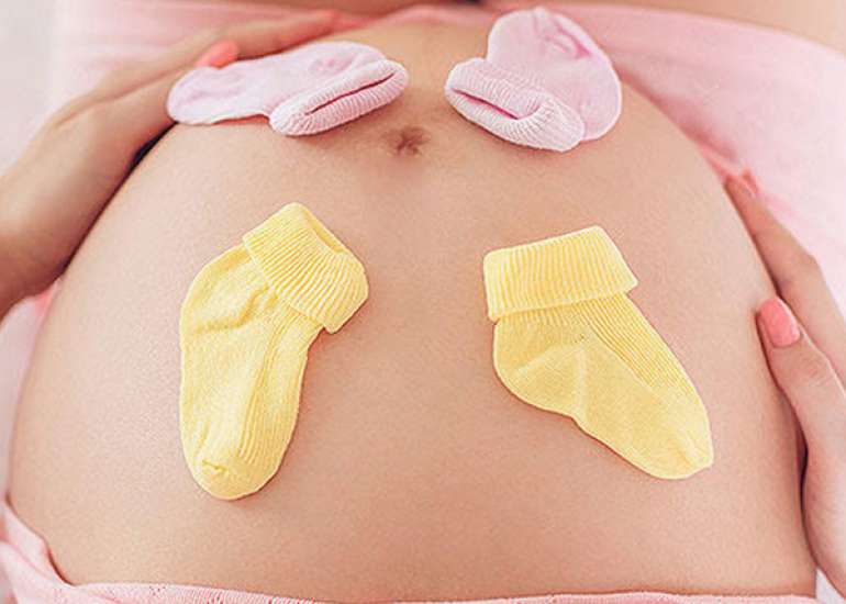 How would you know if you are pregnant with twins?