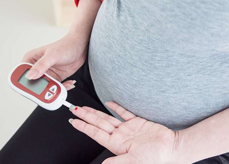 Inappropriate gestational weight gain impacts maternofetal outcomes in gestational diabetes