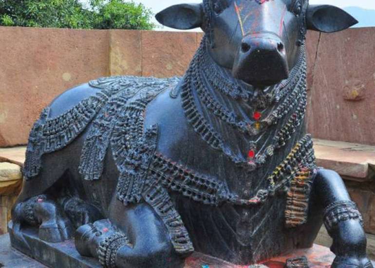Is it correct that whenever you visit temple; nandi the bull is always present at the entrance?