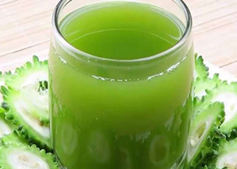 Is it safe to drink karela (bitter gourd) juice? Benefits and side effect 