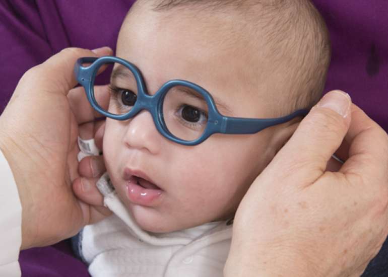 Is it possible to remove glasses in childhood?