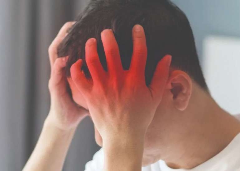 माइग्रेन: कारण, उपचार, प्रकार और लक्षण | Migraine in Hindi