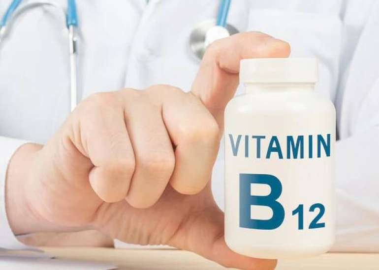 विटामिन बी12 की कमी! कारण, लक्षण और इलाज | Vitamin B12 Deficiency in Hindi