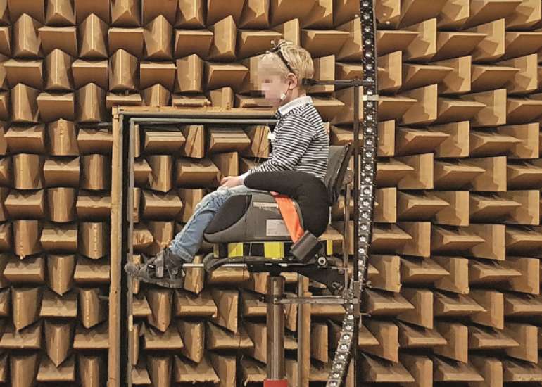 Towards Child-Appropriate Virtual Acoustic Environments: A Database of High-Resolution HRTF Measurements and 3D-Scans of Children