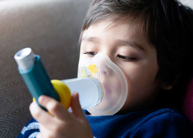 What is the connection between asthma and nasal problems?