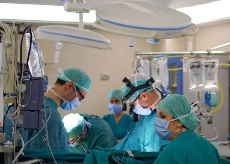 What are the precautions taken after device closure BT shunt operation?