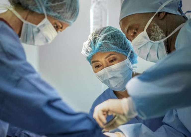 What is the surgical mortality in patients with ASD?