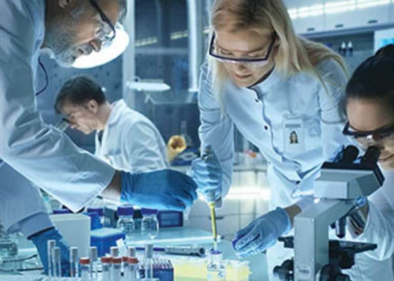 What is the training methodology adopted in a skill lab?