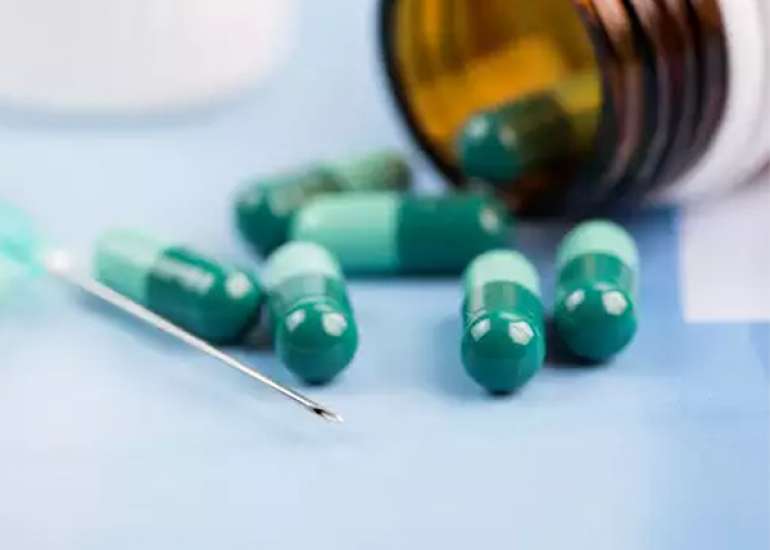 When should we screen type 2 diabetes patients for diabetic kidney disease?