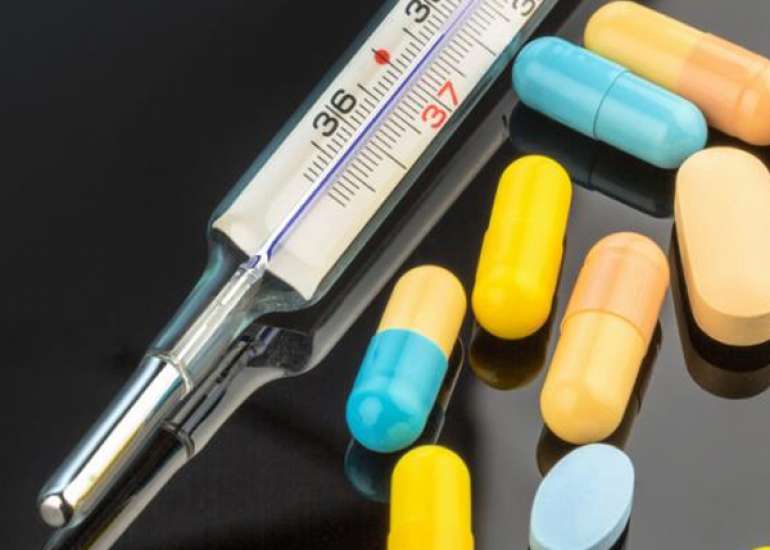 Which antibiotics should be used in fever patients?