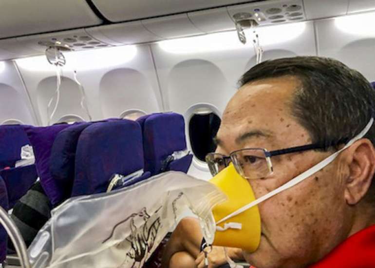 Which patients need oxygen during air travel?