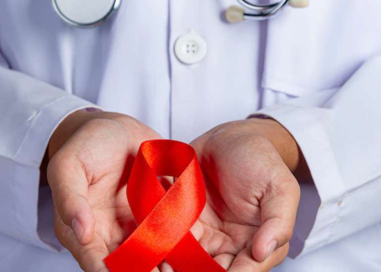 क्या है एचआईवी एड्स? कारण और लक्षण | HIV AIDS in Hindi