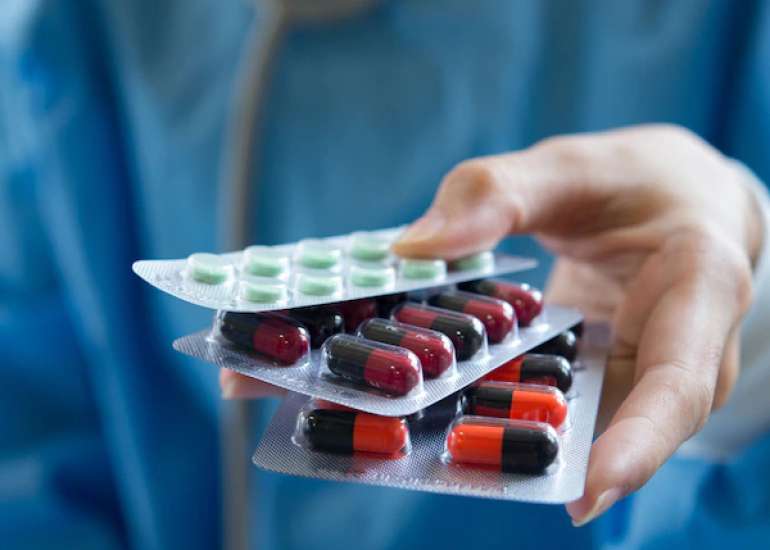 एंटीबायोटिक्स के बारे में क्या जानना जरूरी? | Antibiotics in Hindi