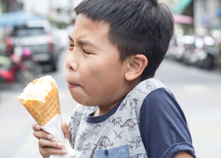 ब्रेन फ्रीज क्या है? कारण, लक्षण और इलाज | Brain Freeze in Hindi