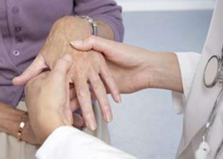What are the complications of Rheumatoid Arthritis?