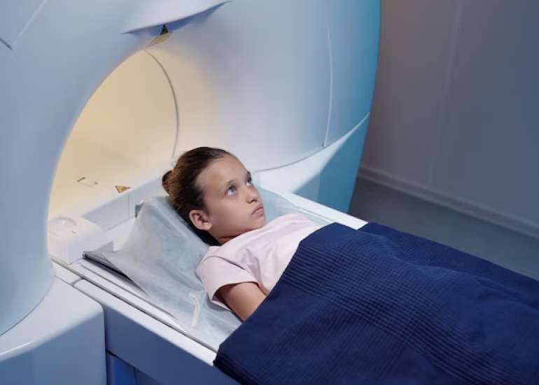 बच्चों के लिए सीटी स्कैन जांच | Children CT Scan in Hindi