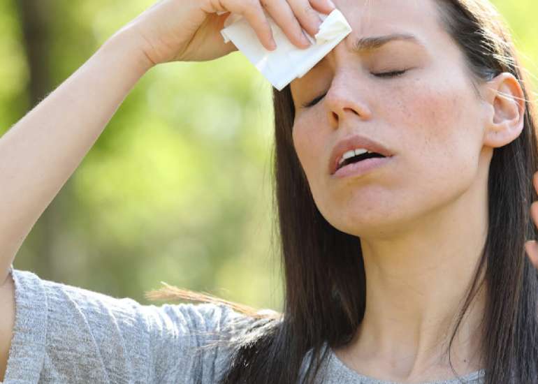 डायफोरेसिस क्या है? कारण, लक्षण और इलाज | Diaphoresis in Hindi