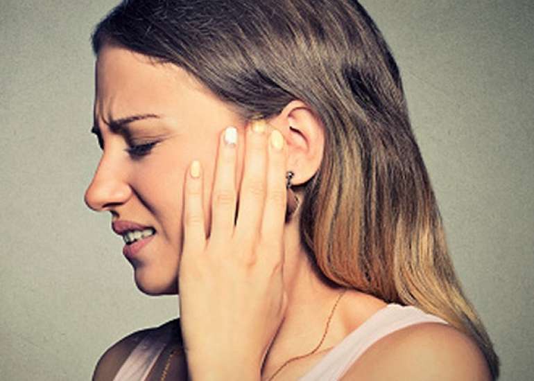 कान का संक्रमण – लक्षण, कारण और उपचार  | Ear Infection (Otitis Media) in Hindi