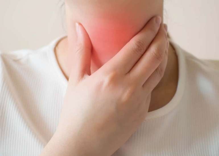 लैरींगाइटिस क्या है? कारण, लक्षण और इलाज | Laryngitis in Hindi