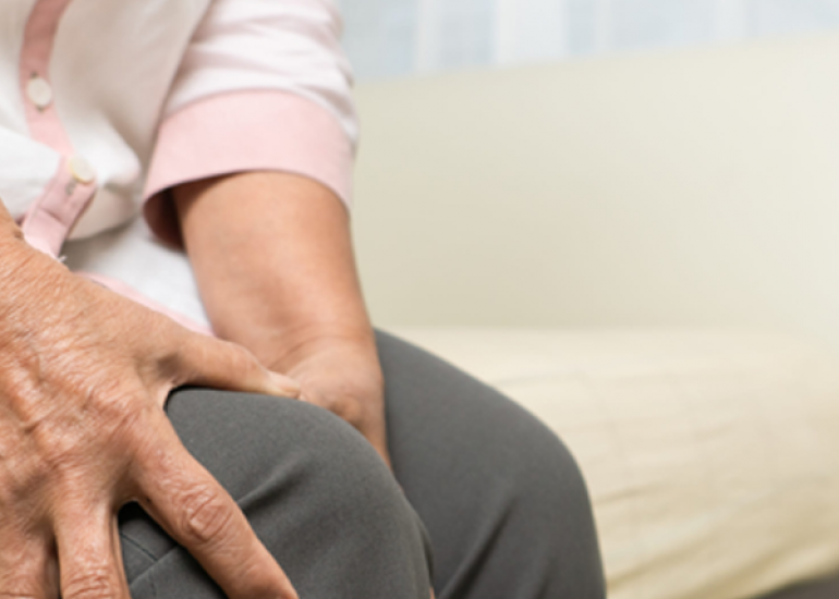 Managing Knee Pain in Older Adults: Treatment, Therapies, and Lifestyle Changes