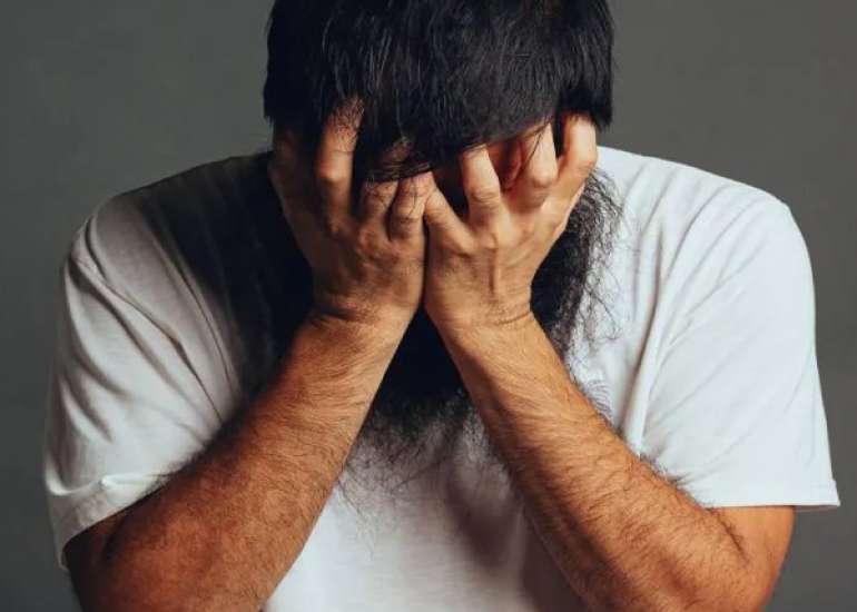 पैनिक अटैक क्या होता है? कारण, लक्षण और इलाज | Panic Attack and Disorder in Hindi