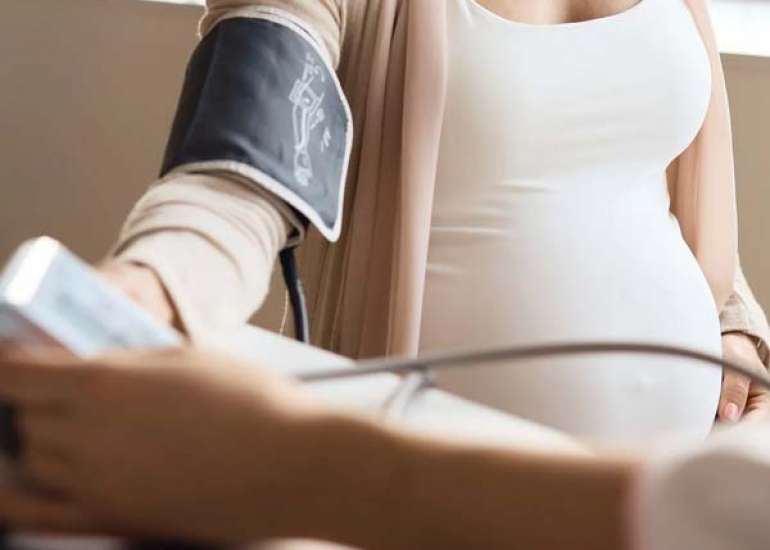 Preeclampsia Prediction through Mid-Trimester Spot UACR