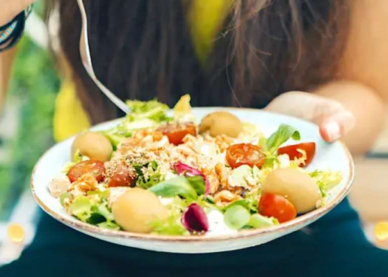 Promoting Nutrition: Balancing Benefits and Drawbacks of Summer Food