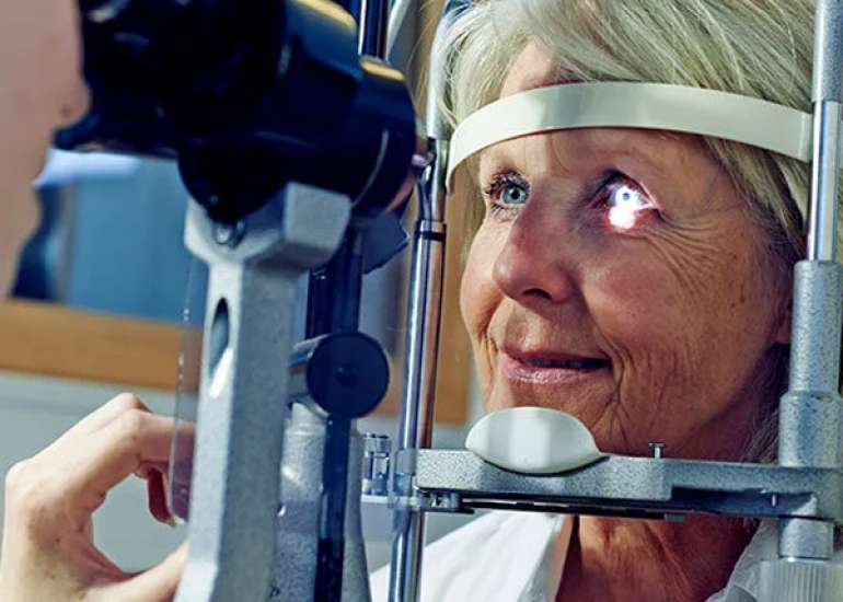 रेटिनोस्किसिस क्या है? कारण, लक्षण और इलाज | Retinoschisis in Hindi