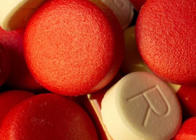 What are the reasons for the rising rates of AMR?