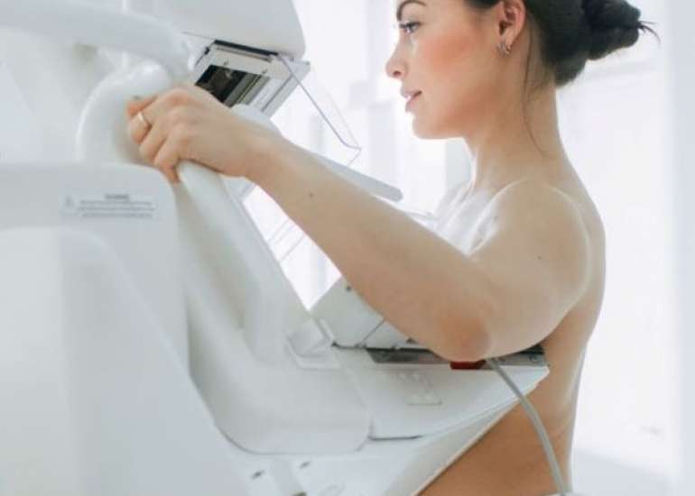 स्तन कैंसर जांच – मैमोग्राफी के बारे में जाने | Breast Cancer Screening in Hindi