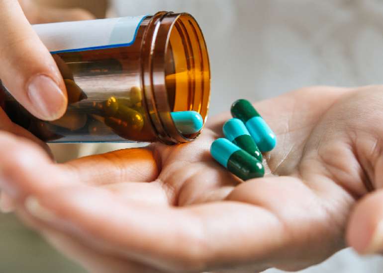 सेल्फ मेडिकेशन क्या है? | Self-Medication in Hindi