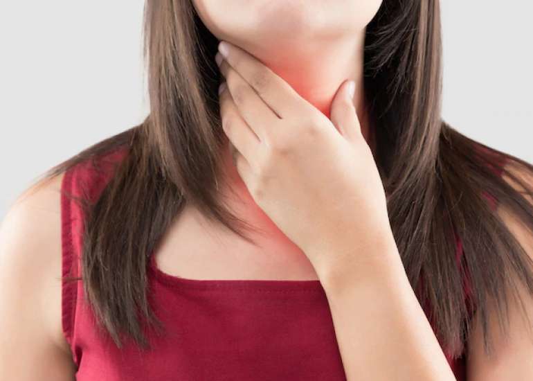 गले का कैंसर क्या है? कारण, लक्षण और इलाज | Throat Cancer in Hindi