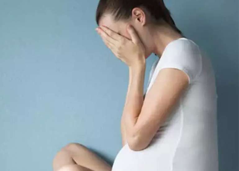 पेट में क्यों मर जाते हैं बच्चे? कारण और लक्षण – सब जाने | Stillbirth Pregnancy in Hindi