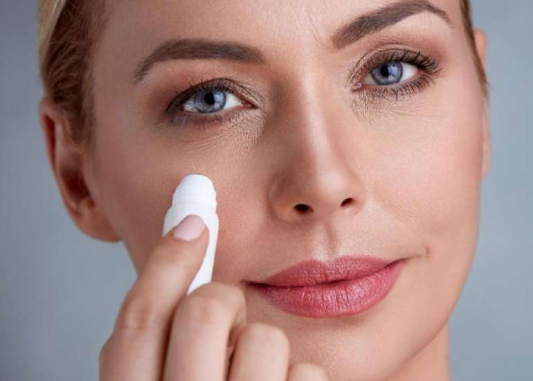 कैंथोप्लास्टी क्या है? | What is Canthoplasty in Hindi