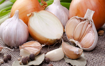 Image Why is it forbidden to eat onions and garlic during the festival/fasting?