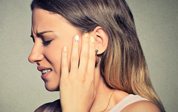 Image कान का संक्रमण – लक्षण, कारण और उपचार  | Ear Infection (Otitis Media) in Hindi