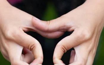 Image ज्वाइंट हाइपरमोबिलिटी सिंड्रोम क्या है? कारण, लक्षण और इलाज | What is Joint Hypermobility Syndrome in Hindi