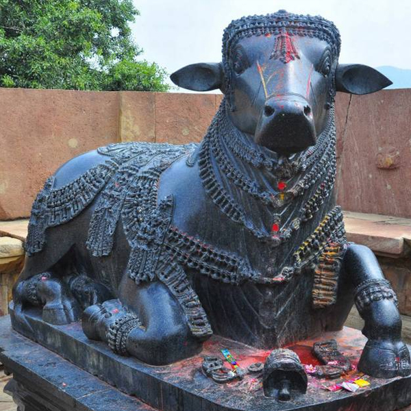 Is it correct that whenever you visit temple; nandi the bull is always present at the entrance?